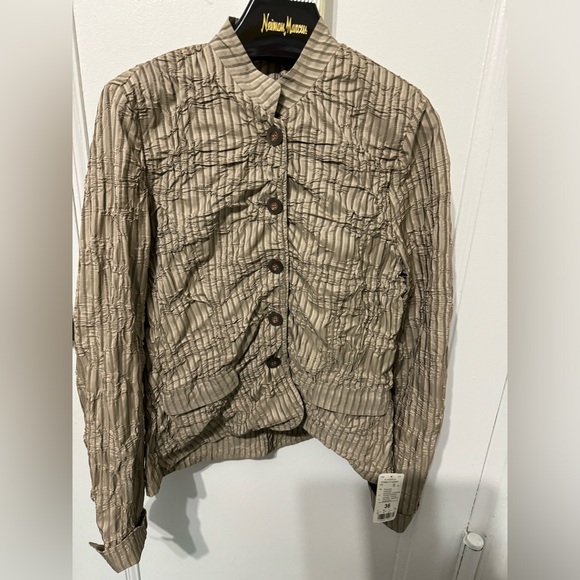 VERSE JACKET - Picture 1 of 13